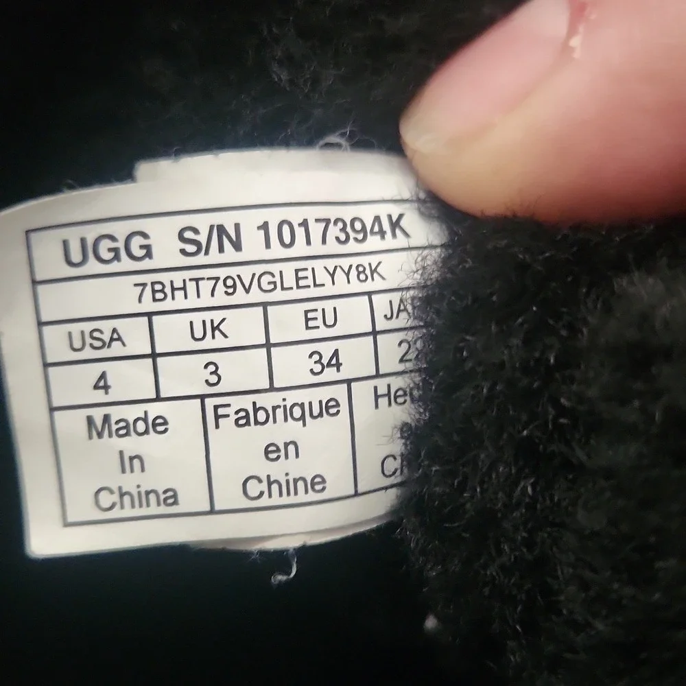 UGG Kids‎ Bailey Bow Classic Short Black Size 4 Girly Shearling Boot Warm Cozy